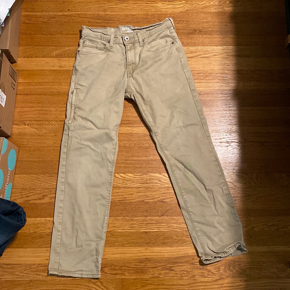 Levi’s athletic fit 231 khaki pant